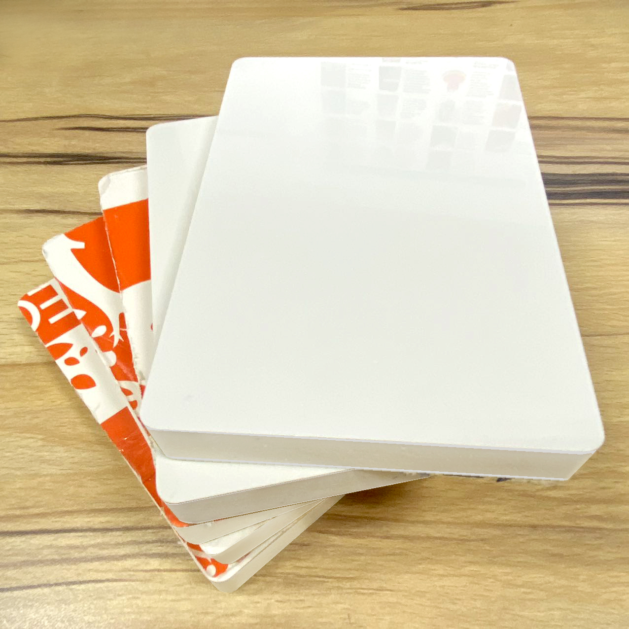 Tấm Gỗ Nhựa S8 Màu Trắng Bóng HPVC cấu trúc 3 lớp 17mm ( High Water Proof Board)